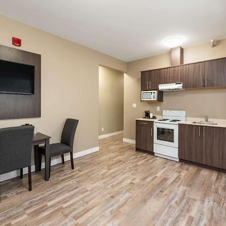 Econo Lodge Prince George Exteriör bild