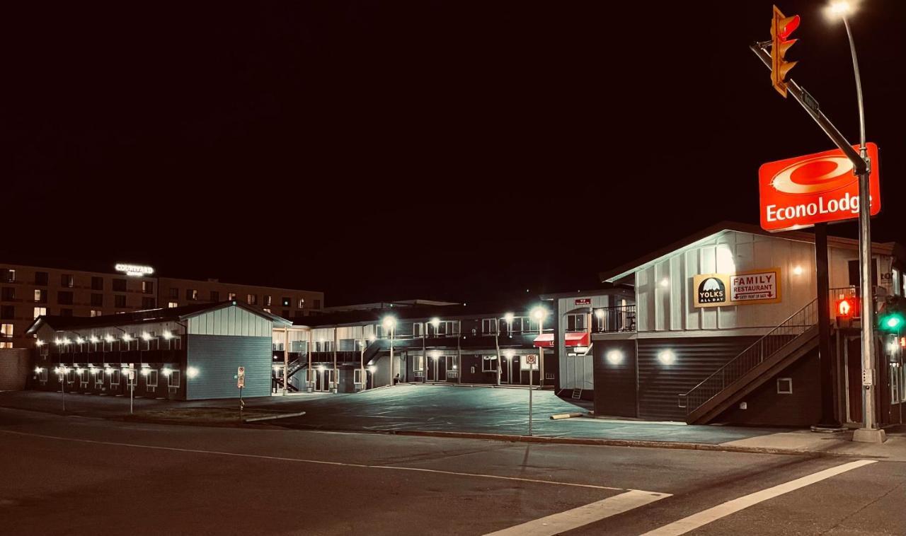Econo Lodge Prince George Exteriör bild