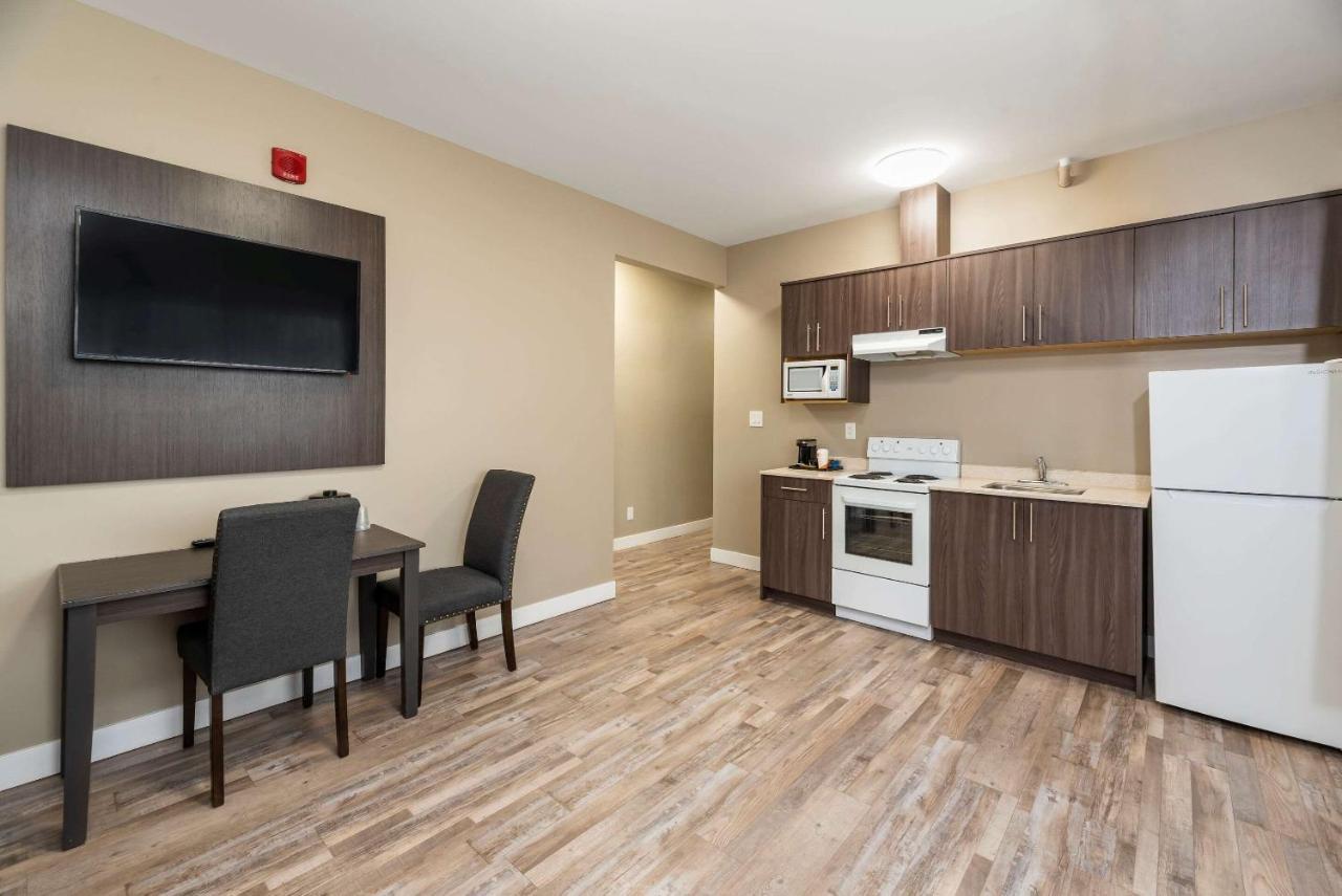 Econo Lodge Prince George Exteriör bild