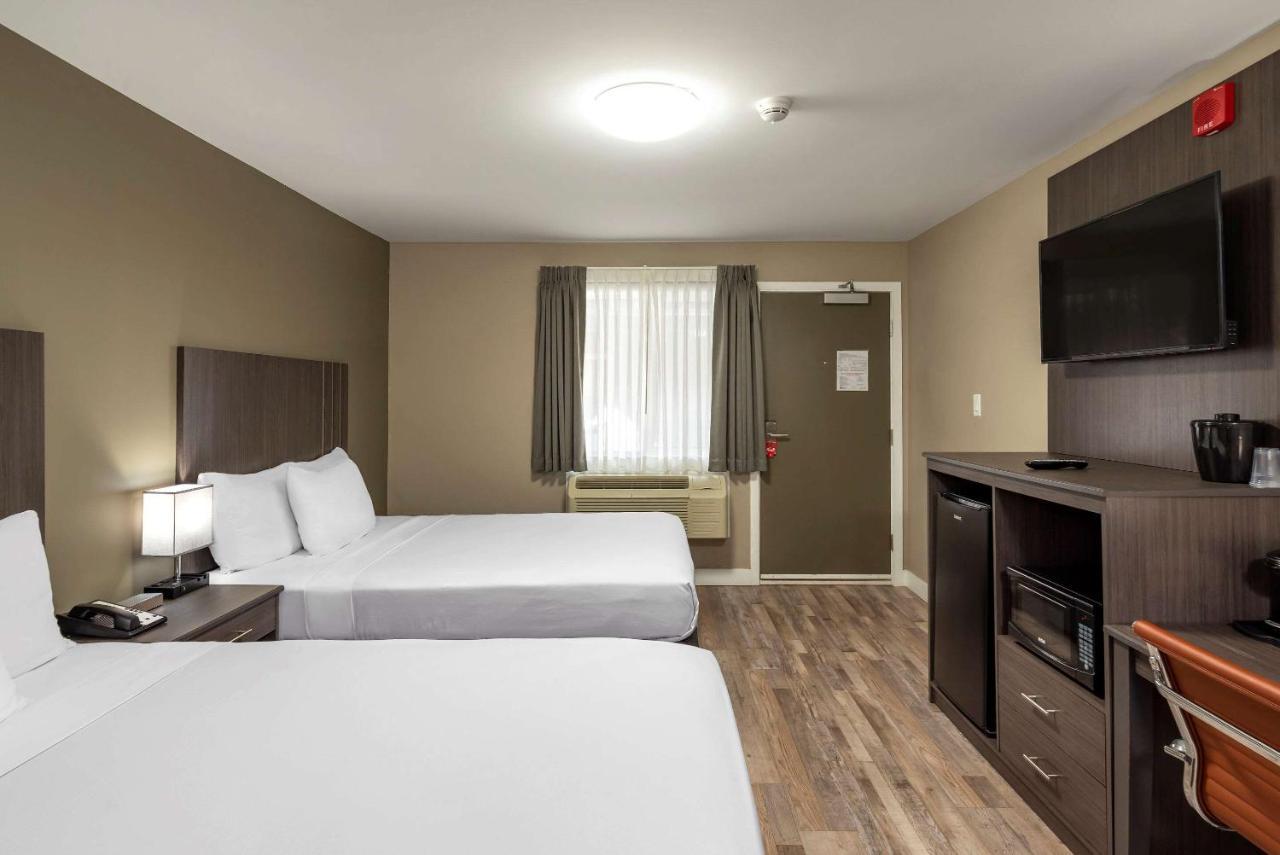 Econo Lodge Prince George Exteriör bild