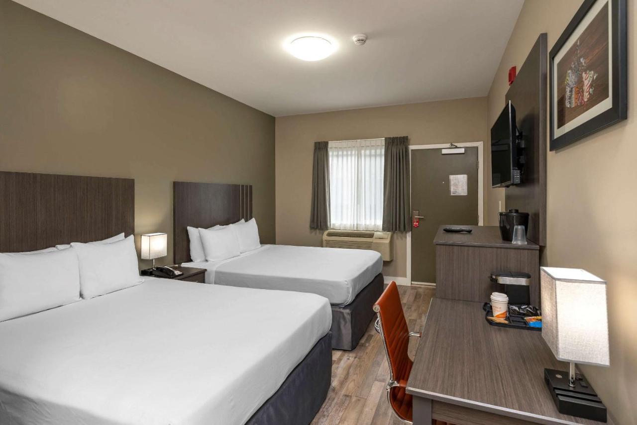 Econo Lodge Prince George Exteriör bild