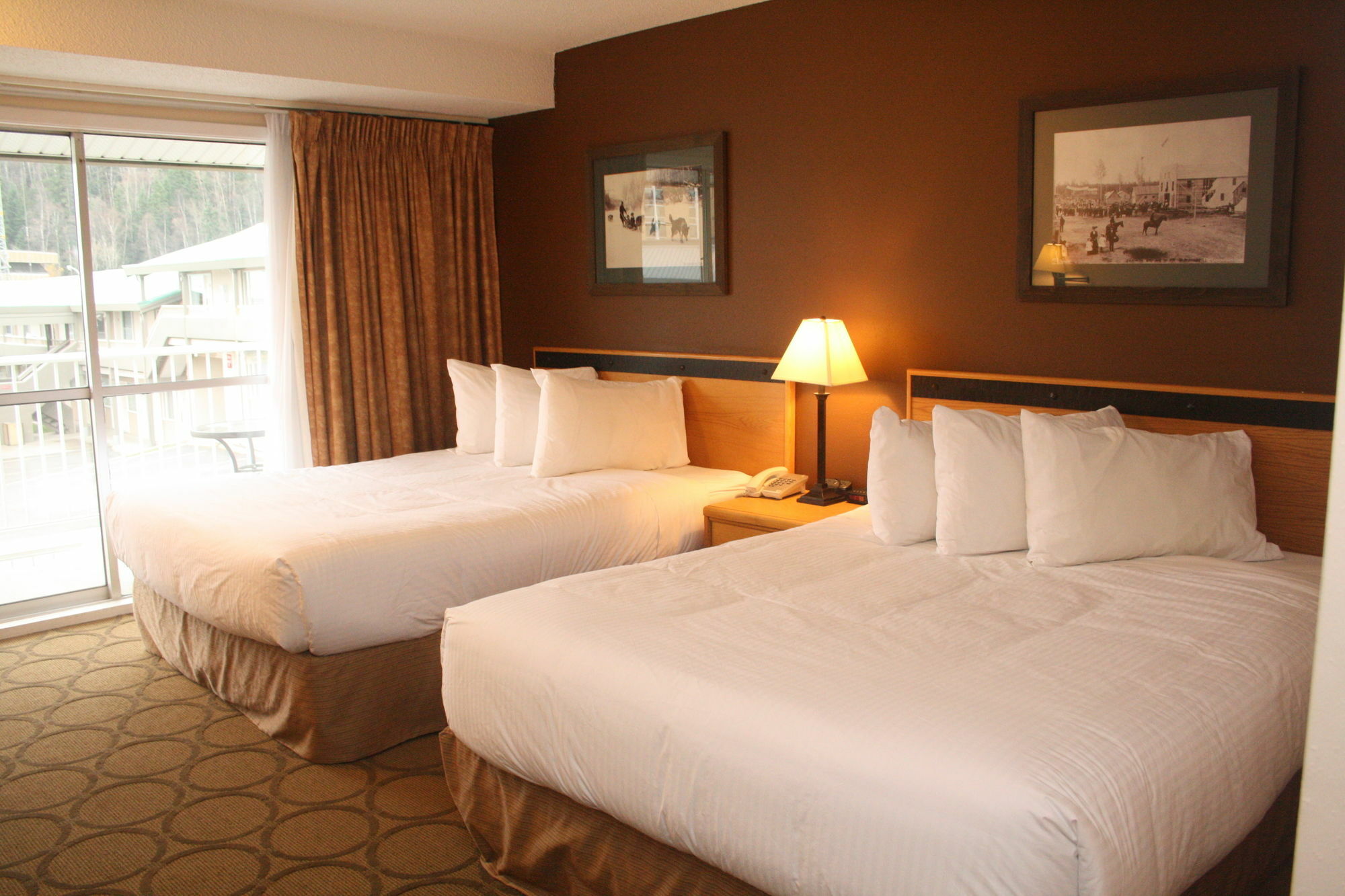 Econo Lodge Prince George Exteriör bild
