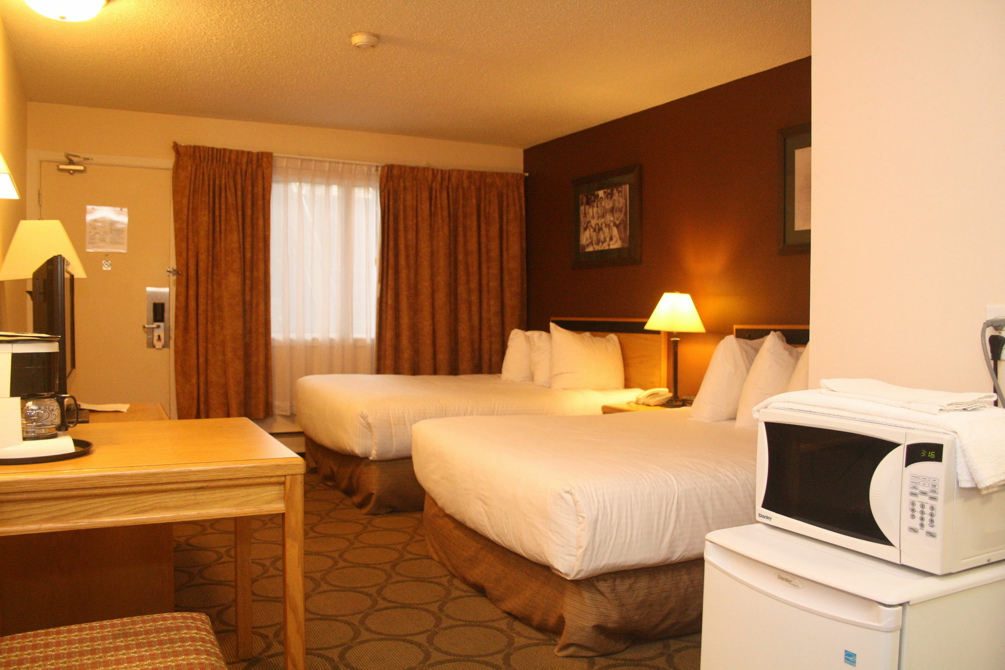 Econo Lodge Prince George Exteriör bild
